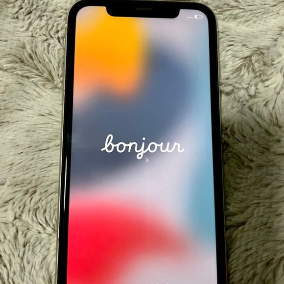 White iPhone 11 64GB in excellent condition! - Picture 1 of 2